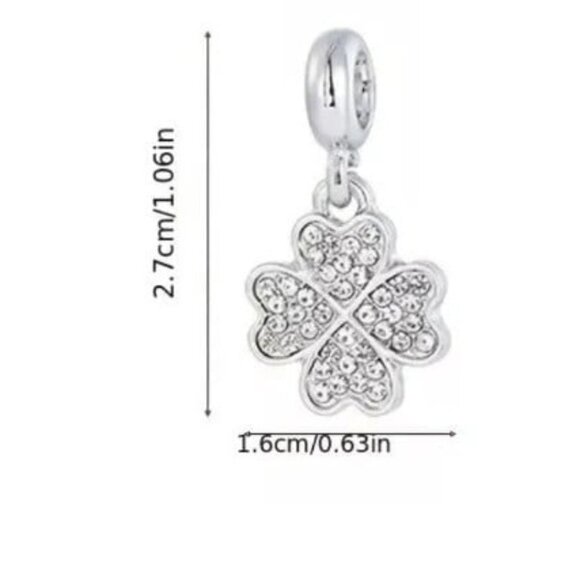 x1 Rhinestone Studded Four-leaf Clover Pendant/Charm New - Picture 2 of 2